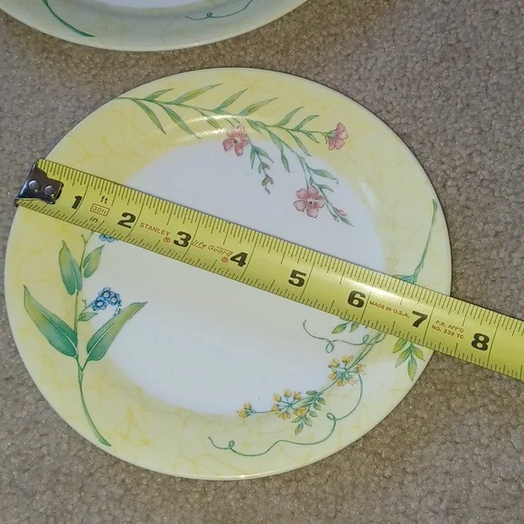 Corelle Sun Garden Two 9" Dinner Plates & Two 7 1/4" Desert Yellow Floral 4Pc - Picture 8 of 9